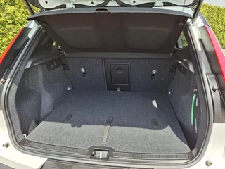 Volvo XC40 Volvo XC40 B5 AWD R-Design Panoramadak | Trekhaak | H&K Audio | 360 Camera | - afbeelding nr 12