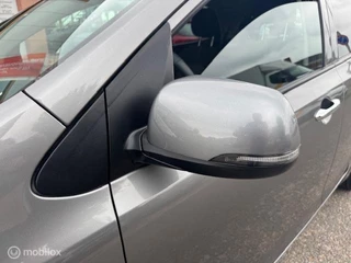 Kia Picanto Kia Picanto 1.0 67pk Automaat  Stoel en Stuur verwarming ,  Navigatie / Apple carplay  / Android auto , Achteruit camera , Bluetooth , Priveglas , Chrome handgrepen , Sport Velgen ,  9.500km !! - afbeelding nr 11