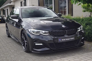 BMW 3 Serie 330e (292pk) M340I Look Laser/HUD/Keyless/Carbon/19inch/Sfeerverlichting