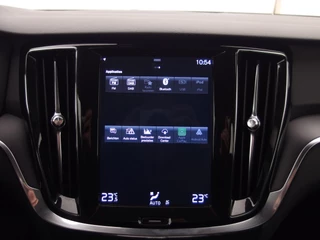 Volvo V60 CARPLAY / DAB+ / ACC / DODEHOEK / NAVI / CLIMA / PDC / BLUETOOTH / NL-AUTO - afbeelding nr 11