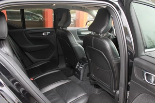 Volvo XC40 Volvo XC40 T4 Recharge Inscription | Leder | BLIS | Pilot Assist | Stoelverwarming | 360° Camera | Keyless - afbeelding nr 23