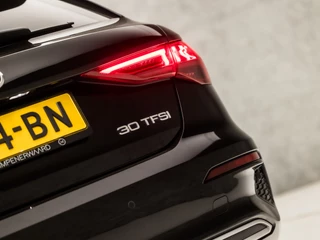 Audi A3 Automaat (APPLE CARPLAY, GROOT NAVI, CLIMATE, GETINT GLAS, SPORTSTOELEN, CRUISE, MATRIX LED, PARKEERSENSOREN, NIEUWSTAAT) - afbeelding nr 30