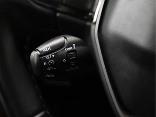 Peugeot 5008 7P [TREKHAAK, APPLE CARPLAY, ANDROID, VOL LEDER, STOELVERWARMING, CAMERA, CLIMATE CONTROL, PDC, NAVIGATIE, NIEUWSTAAT] - afbeelding nr 17