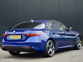 Alfa Romeo Giulia Alfa Romeo Giulia 2.0 T GME AWD Ti 280 pk I Leder I Navi I - afbeelding nr 4