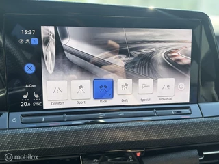 Volkswagen Golf Volkswagen Golf 2.0 TSI R 4Motion HUD AKRA PPF Dealer Onderh - afbeelding nr 17