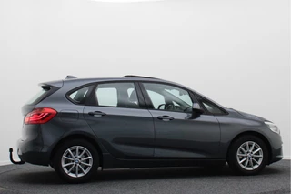 BMW 2 Serie BMW 2 Serie Active Tourer 218i Essential Climate, Panoramadak, Stoelverwarming, Bluetooth, Navigatie, Trekhaak, 16'' - afbeelding nr 9