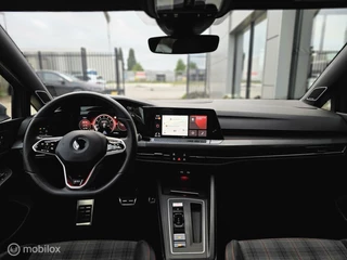 Volkswagen Golf Volkswagen Golf 2.0 TSI GTI Panorama/IQ Light/H&K/Keyless/Camera - afbeelding nr 42