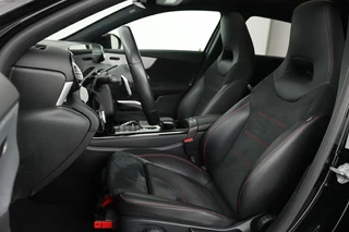 Mercedes-Benz A-Klasse Mercedes-Benz A-klasse 200 AMG | Panoramadak | Carplay |  Stoelverwarming | Keyless | Leder/Alcantara | Camera | Sfeerverlichting | Widescreen | Full LED - afbeelding nr 5