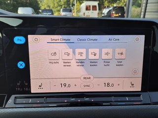 Volkswagen Golf Volkswagen Golf 1.5 eTSI R-Line Business+ | LED | Trekhaak | All-seasons | ACC | Keyless | Stoelverwarming | - afbeelding nr 20