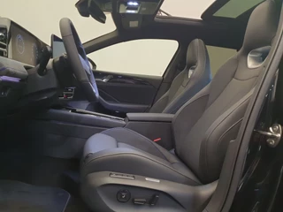Volkswagen Passat Volkswagen Passat Variant 1.5 eHybrid 272pk DSG/AUT R-Line Wegklapbare trekhaak, Panoramadak, Leder - afbeelding nr 18