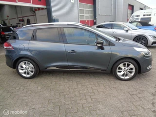 Renault Clio Renault Clio Estate 0.9 TCe Limited/Airco/LM velgen/Navi/Bluetooth/1 st eig/Cruise - afbeelding nr 4