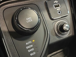 Jeep Compass Jeep Compass 1.4 MultiAir 170pk Limited 4x4 Automaat Panoramadak, beats audio, stoel/stuurverwarming - afbeelding nr 26
