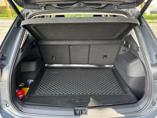 Volkswagen Tiguan Volkswagen TIGUAN 1.5 eTSI DSG Lane ass Drive pilot CarPlay 150 PK Keyless Camera Sfeerverlichting Life edition Direct leverbaar - afbeelding nr 21