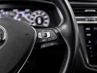 Volkswagen Tiguan 150Pk Automaat (PANORAMADAK, DIGITAL COCKPIT, APPLE CARPLAY, ELEK SPORTSTOELEN, LEDER, STOELVERWARMING, CAMERA, GETINT GLAS, KEYLESS, LED, ELEK ACHTERKLEP, PARKEER ASSISTENT, NIEUWSTAAT) - afbeelding nr 23