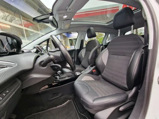 Peugeot 2008 Peugeot 2008 1.2 PureTech Allure|automaat|Pano|Trekhaak|Parelmoer|Cruise|Carplay| - afbeelding nr 4