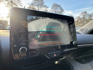 Toyota Yaris Head-up Display, Stoelverwarming, 16inch velgen , All-in Rijklaarprijs - afbeelding nr 26