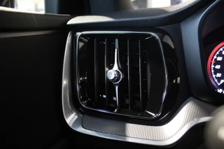 Volvo V60 Volvo V60 2.0 B4 CORE RIJKLAAR l LEDER l 197PK l CAMERA l CARPLAY l - afbeelding nr 36