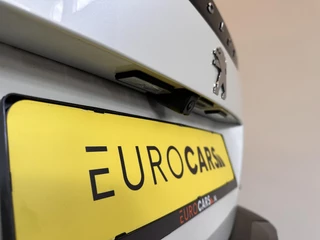 Peugeot 2008 Peugeot 2008 1.2 PureTech 130 GT Black Style Airco ECC Navi Carplay Cruise Control PDC VA + Camera Full LED 17