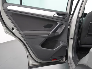 Volkswagen Tiguan - Navigatie - Climate control - Adaptieve Cruise control - 17 inch LM velgen - 1600 KG trekgewicht - 12 maanden garantie - afbeelding nr 39