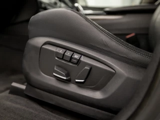 BMW X5 BMW X5 xDrive40e High Executive 313Pk Automaat (GROOT NAVI, HEAD-UP DISPLAY, 360 CAMERA, SFEERVERLICHTING, LEDER, TREKHAAK, SPORTSTOELEN, GETINT GLAS, ELEK ACHTERKLEP, NIEUWE APK, NIEUWSTAAT) - afbeelding nr 14