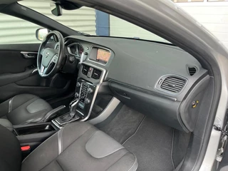 Volvo V40 Volvo V40 1.5 T2 122PK Automaat Momentum LED/NAVI/ACHTERUITRIJCAMERA - afbeelding nr 4