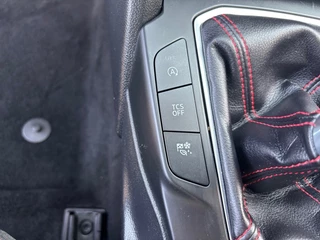 Ford Focus Ford Focus 1.0 ST-LINE 125 PK NAVI AIRCO/ECC PDC - afbeelding nr 24