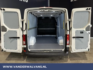 Volkswagen Crafter Volkswagen Crafter 2.0 TDI 140pk L3H2 L2H1 Euro6 # Airco | Cruisecontrol | Bijrijdersbank 3000kg trekvermogen - afbeelding nr 3
