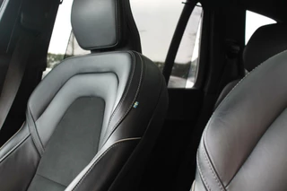 Volvo XC90 Volvo XC90 T8 Recharge AWD R-Design | Longe Range | Panoramadak | Stoelverwarming | BLIS | Trekhaak | Harman / Kardon | Glossy Black | Keyless - afbeelding nr 25