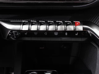 Peugeot 3008 Peugeot 3008 1.2 PureTech Allure Climate control Adaptive cruise control Achteruitrijd camera Parkeersensoren Verwarmde voorstoelen LED Navigatie Apple Carplay/ Android Auto - afbeelding nr 19