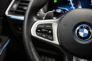 BMW 3 Serie BMW 3-serie 330e xDrive Touring Hybrid | Vol | M Sport | Panodak | H&K | Innovation | 19 inch | - afbeelding nr 41