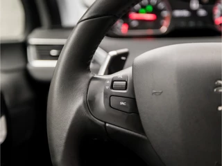 Peugeot 208 Peugeot 208 1.2 e-VTi Sport Automaat (NAVIGATIE, GETINT GLAS, LM VELGEN, SPORTSTOELEN, CRUISE, PARKEERSENSOREN, NIEUWE APK, NIEUWSTAAT) - afbeelding nr 18