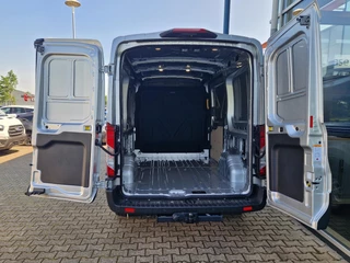 Ford Transit Ford Transit 330 2.0 TDCI L2H2 Trend 170 PK Nieuw | SYNC 4 scherm | Driver assistance pack | Trekhaak | Stoelverwarming | Elektrisch vertelbare stoel | Safety & comfort pack 1 |16 inch lichtmetalen velgen | Reservewiel - afbeelding nr 6