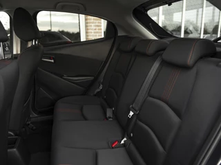 Mazda 2 Mazda 2 1.5 SA-G 90pk Aut. Homura | Camera | Apple Carplay/Android Auto | Stoel- en stuurverwarming | Climate Control | Blind Spot | Donker glas achter - afbeelding nr 5