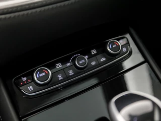 Opel Grandland X Automaat (PANORAMADAK, APPLE CARPLAY, LEDER, MEMORY SEATS, STOELVERWARMING/KOELING, STUURWIEL VERWARMD, GETINT GLAS, CRUISE, LANE ASSIST, NIEUWE APK, NIEUWSTAAT) - afbeelding nr 10