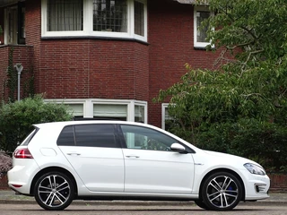 Volkswagen Golf Volkswagen Golf TSI GTE 204PK DSG / RNS / R-line / LED *NAP* - afbeelding nr 3