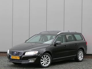 Volvo V70 2.0 T4 AUT Inscription Edition. Schuifdak / Standkachel / Houten