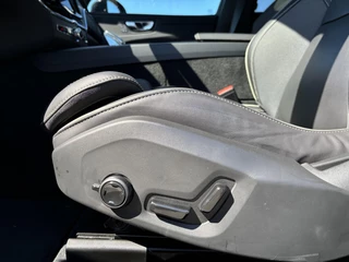 Volvo XC60 Volvo XC60 2.0 T8 Plug-in hybrid AWD Plus Black Edition | 360 Camera | Memorystoelen | Voorruitverwarming - afbeelding nr 17