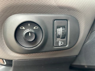 Citroën C4 Citroën C4 1.2 PURETECH SHINE AIRCO/ECC/CRUISE/NAVI/PDC/TREKHAAK/ENZ. - afbeelding nr 29
