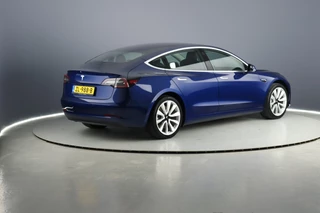 Tesla Model 3 - afbeelding nr 2