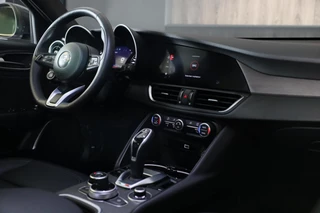 Alfa Romeo Giulia Alfa Romeo GIULIA 2.0 T GME AWD Ti 280 Pk / FACELIFT / Aut / Navi / Camera / Memory / Acc / Lane Assist / Led / 19 Inch - afbeelding nr 6