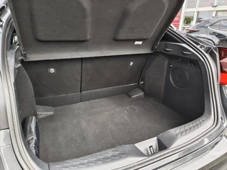 Toyota C-HR Toyota C-HR 1.8 Hybrid Executive | Navi | JBL | Sensoren v/a | Android Auto - afbeelding nr 32
