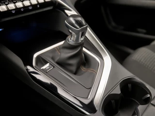 Peugeot 5008 (APPLE CARPLAY, GROOT NAVI, PARKEERSENSOREN, LANE ASSIST, SPORTSTOELEN, TREKHAAK, CRUISE, DRAADLOZE TELEFOONLADER, NIEUWE APK, NIEUWSTAAT) - afbeelding nr 10
