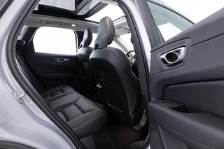 Volvo XC60 Volvo XC60 2.0 T6 398PK AWD Recharge Plus Dark | PANORAMADAK | Vapour Grey | PHEV - afbeelding nr 7
