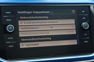 Volkswagen T-Roc Volkswagen T-Roc 1.5 TSI / PANODAK / VIRTUAL / DODEHOEK / ACC / CAMERA - afbeelding nr 17