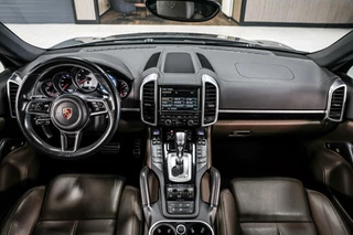 Porsche Cayenne Porsche Cayenne 3.6 V6 S Turbo | Dealer onderhouden l 21'' - afbeelding nr 2