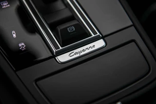 Porsche Cayenne Porsche Cayenne Coupé 3.0 E-Hybrid | Lightweight Package | SportDesign | Sport Chrono | PASM | Carbon | 22 inch | NL Auto | - afbeelding nr 47