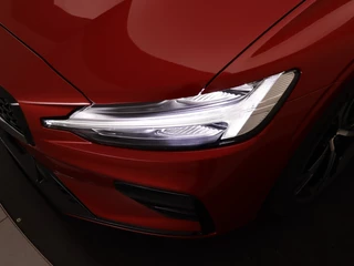 Volvo V60 Volvo V60 B3 AUT(7) PLUS DARK SCHUIFDAK 19INCH GOOGLE MAPS ACC BLIS GETINT - afbeelding nr 8