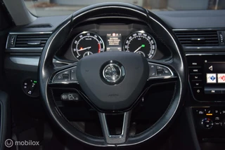 Škoda Superb Skoda Superb Combi 1.4 TSI ACT Style business 150pk Panoramadak Leer trekhaak - afbeelding nr 10