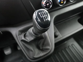 Renault Master | Navigatie | Camera | Betimmering | Trekhaak - afbeelding nr 15
