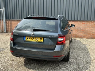 Škoda Octavia Skoda Octavia Combi 1.0 TSI Ecc/Pdc/Navigatie/Chrome - afbeelding nr 6